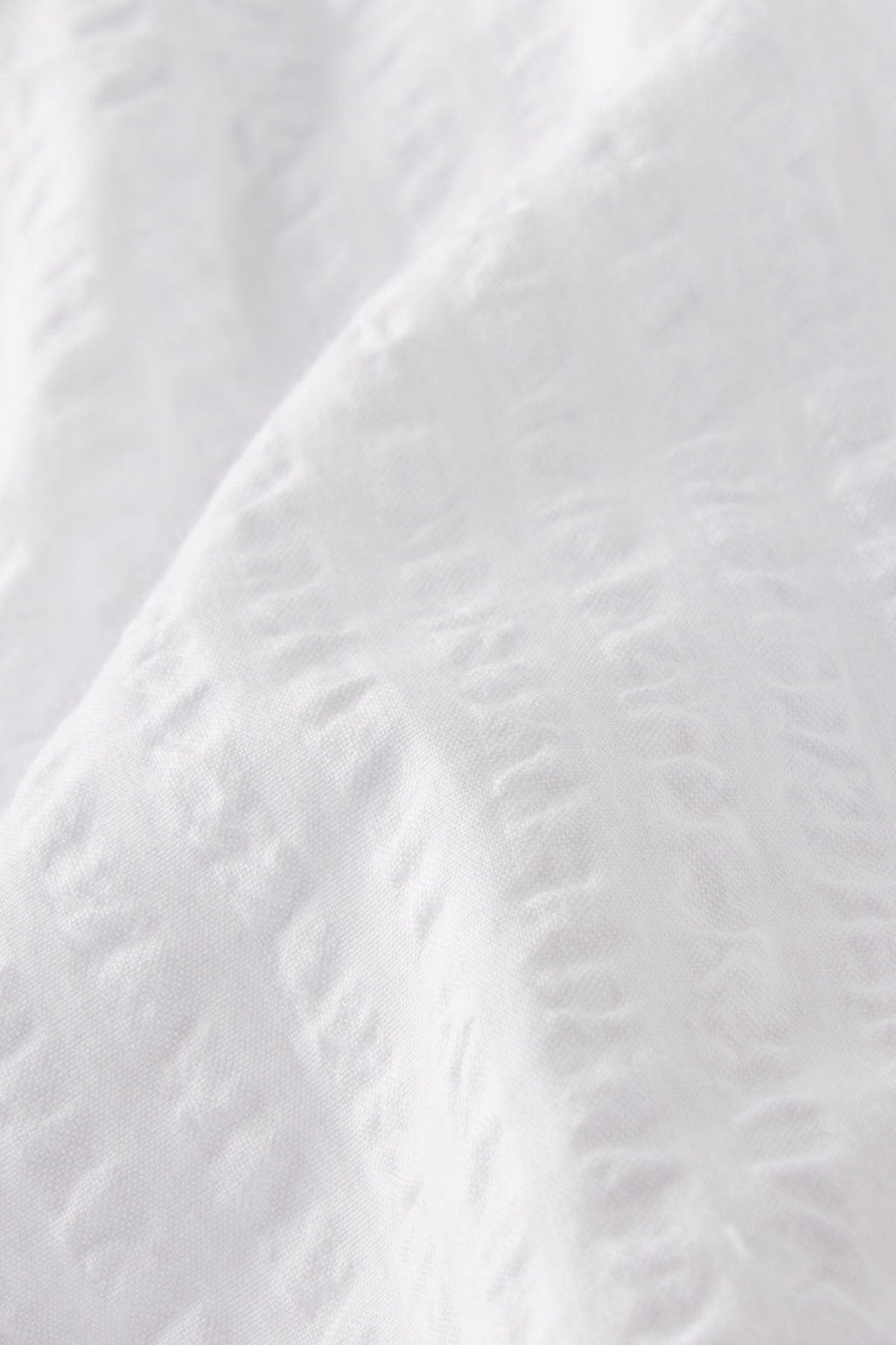 Charlie Shorts Set in White Seersucker